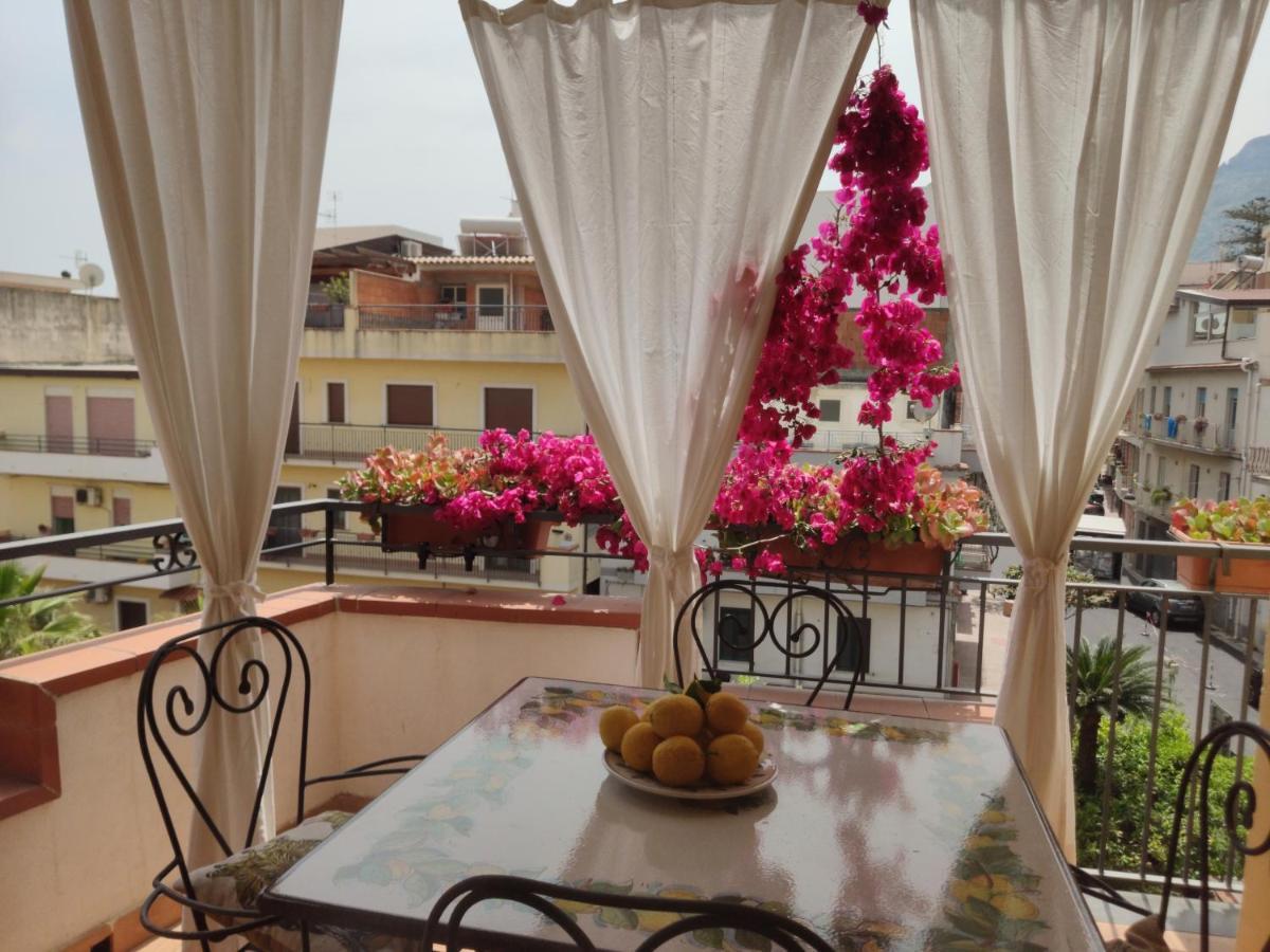 Case Borgo Vacanze Letojanni Bagian luar foto