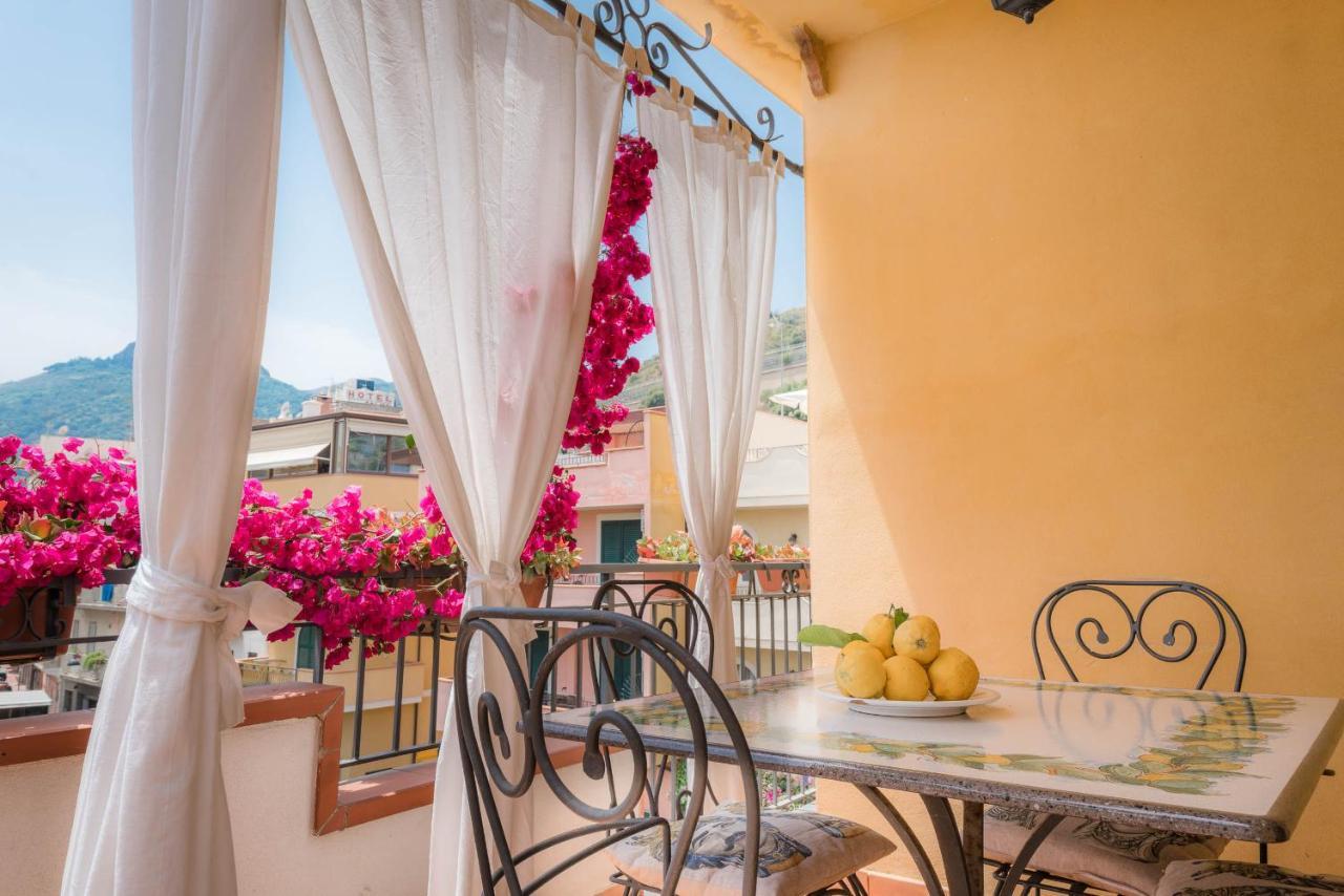 Case Borgo Vacanze Letojanni Bagian luar foto