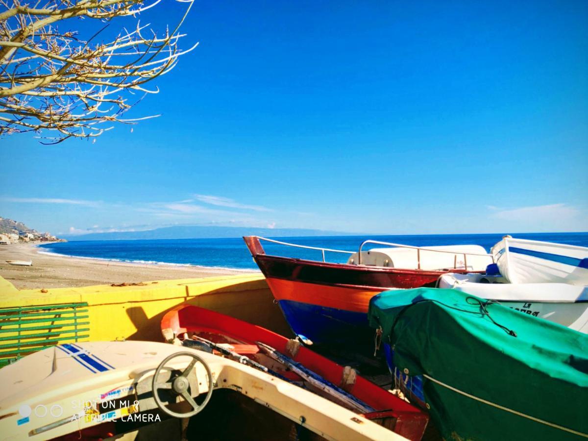 Case Borgo Vacanze Letojanni Bagian luar foto